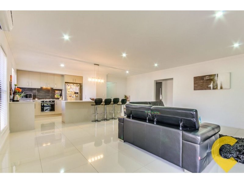 11 Wallaman Close, Waterford QLD 4133
