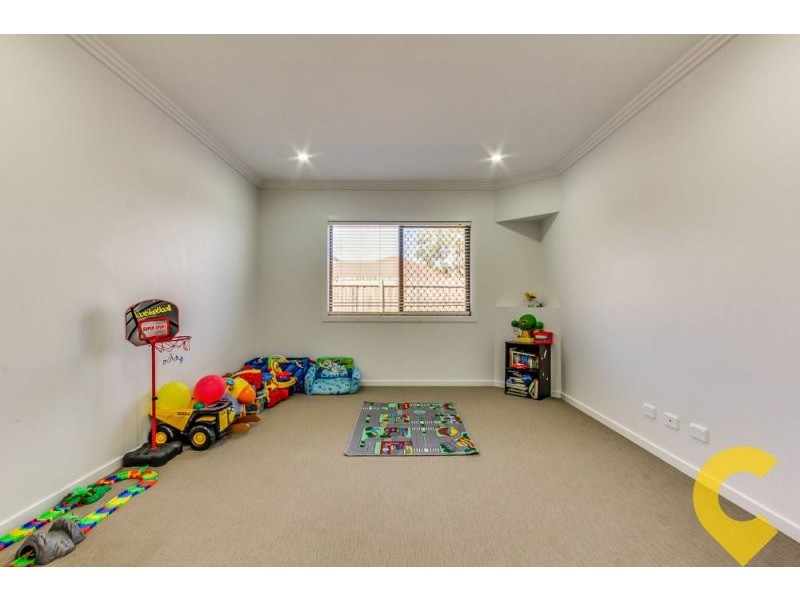 11 Wallaman Close, Waterford QLD 4133