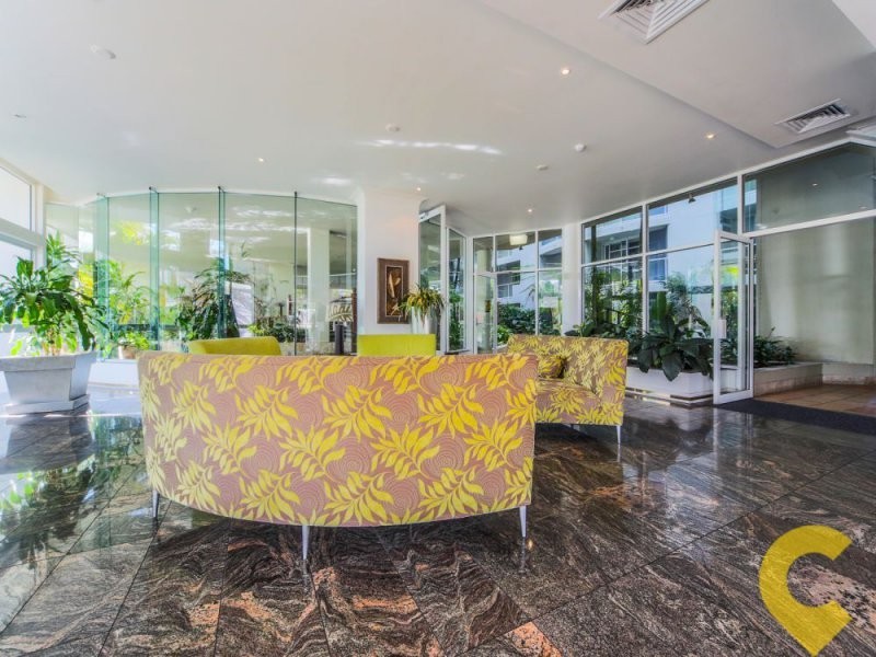 510 Marine Parade, Biggera Waters QLD 4216