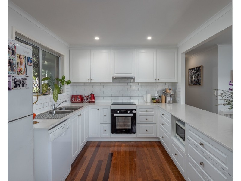 11 Teenan Street, Ferny Hills QLD 4055