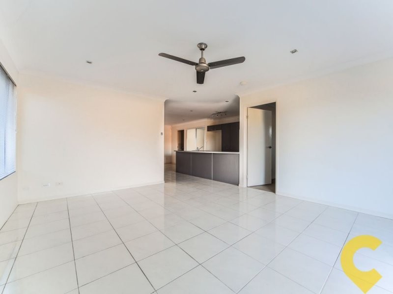 2/28 Armani Ave, Pimpama QLD 4209