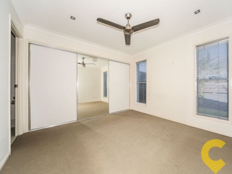 2/28 Armani Ave, Pimpama QLD 4209