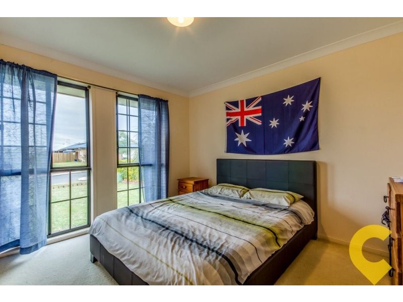 25 Lake Cootharaba Pl, Logan Reserve QLD 4133