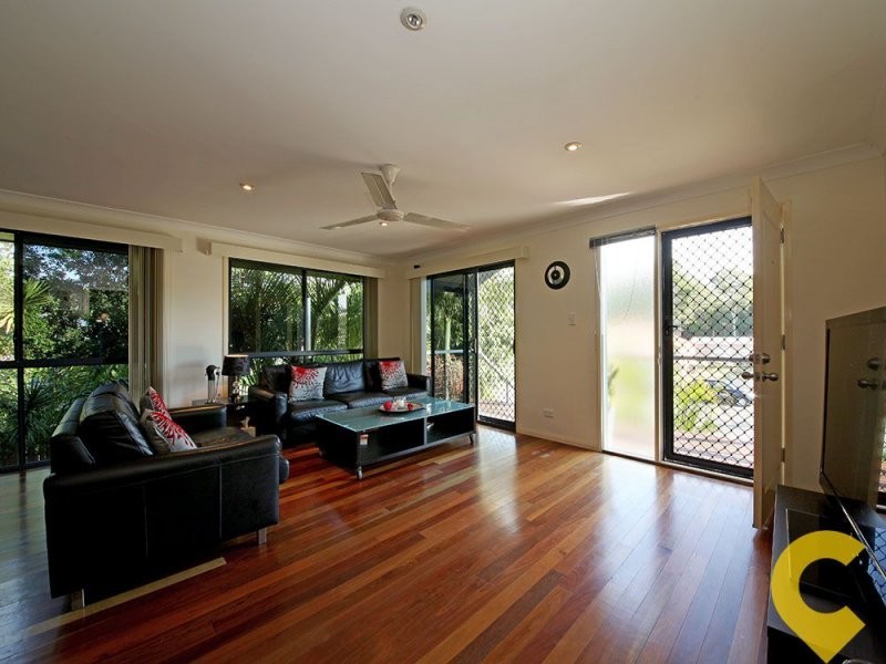 7 Saint Smith Street, Beachmere QLD 4510