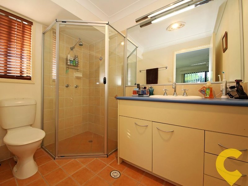 7 Saint Smith Street, Beachmere QLD 4510