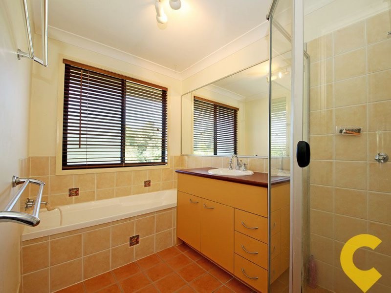 7 Saint Smith Street, Beachmere QLD 4510