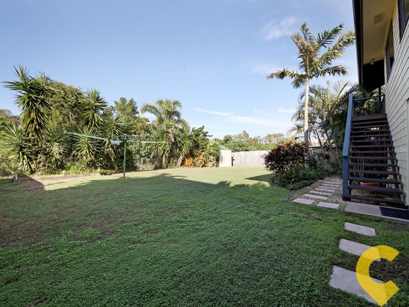 7 Saint Smith Street, Beachmere QLD 4510
