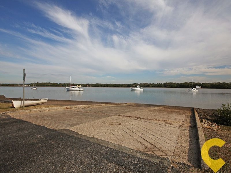 7 Saint Smith Street, Beachmere QLD 4510