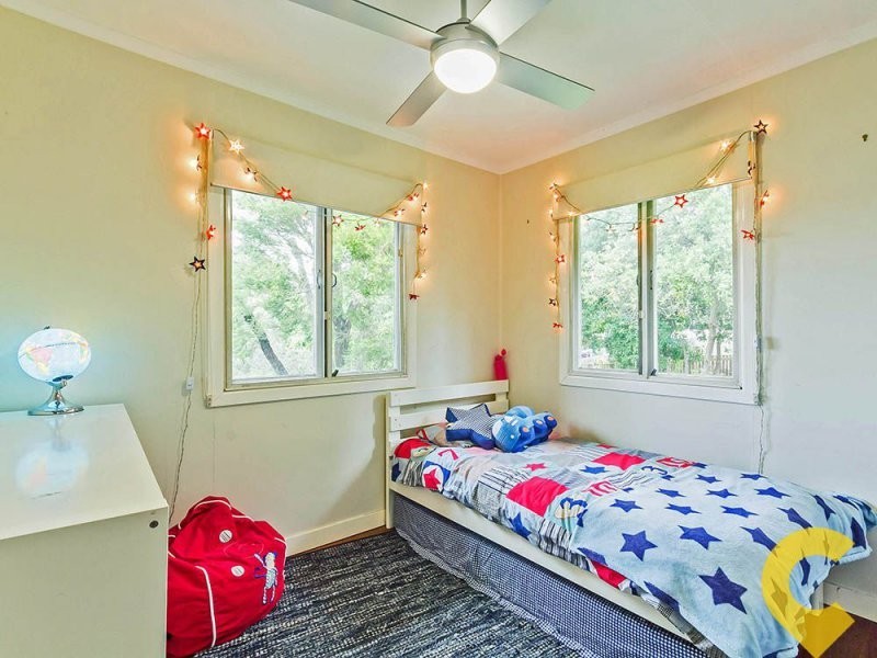 22 Rutherford Street, Stafford Heights QLD 4053