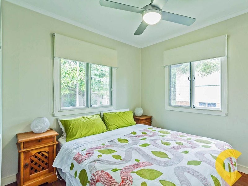 22 Rutherford Street, Stafford Heights QLD 4053