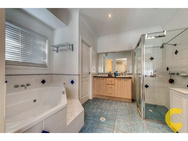 17 Crediton Place, Forest Lake QLD 4078