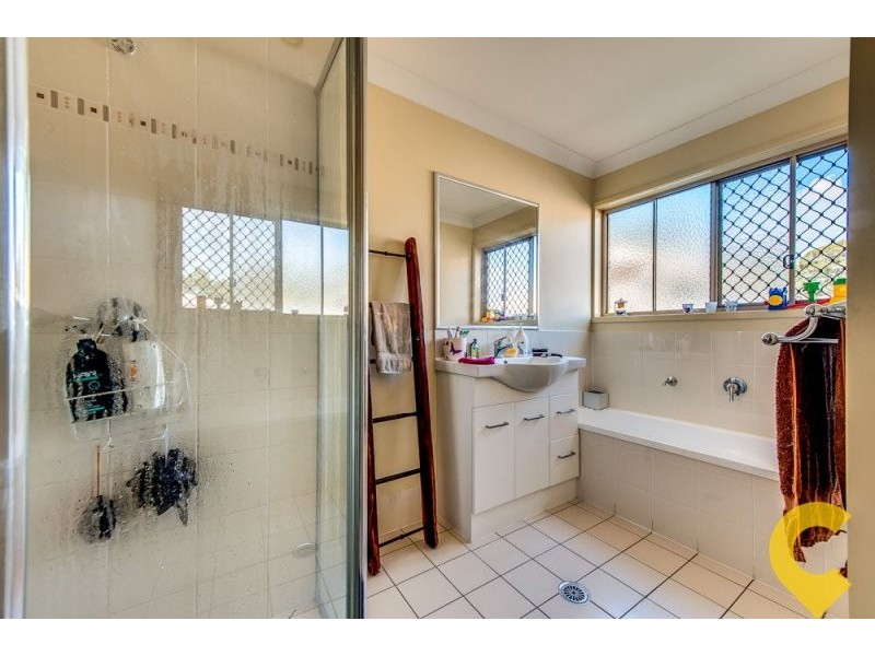 24 Flower Place, Richlands QLD 4077