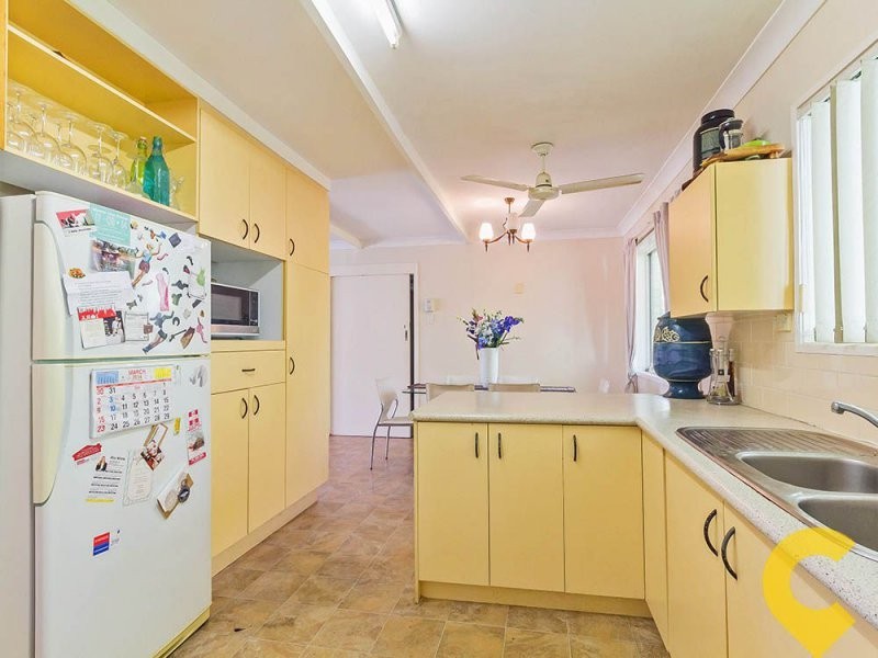 2 Malvern Road, Albany Creek QLD 4035