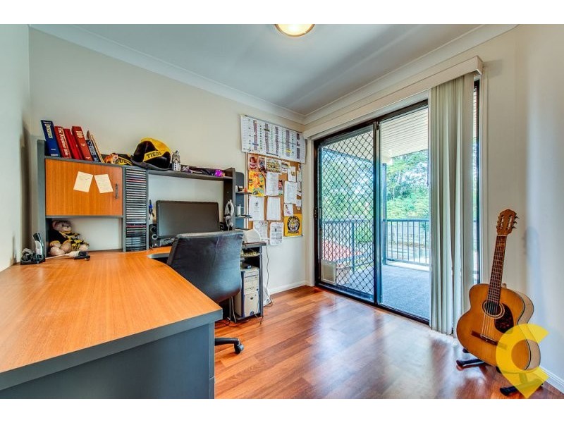 8 Chiswick Place, Forest Lake QLD 4078