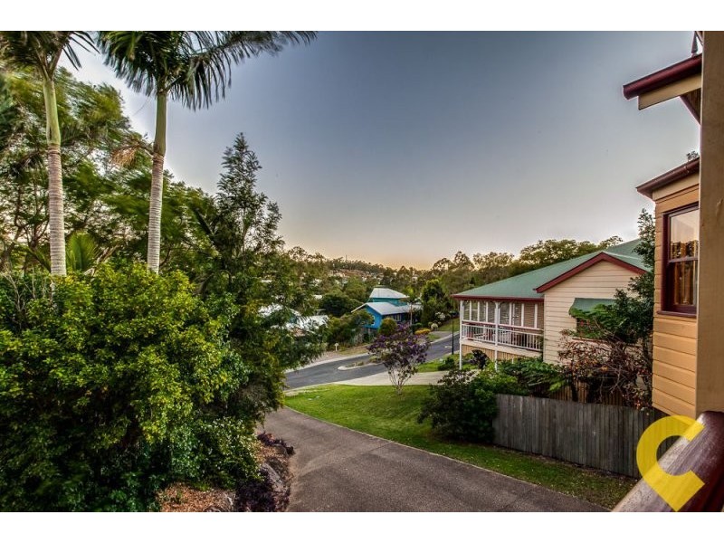 12 Fleetwood Court, Ferny Hills QLD 4055