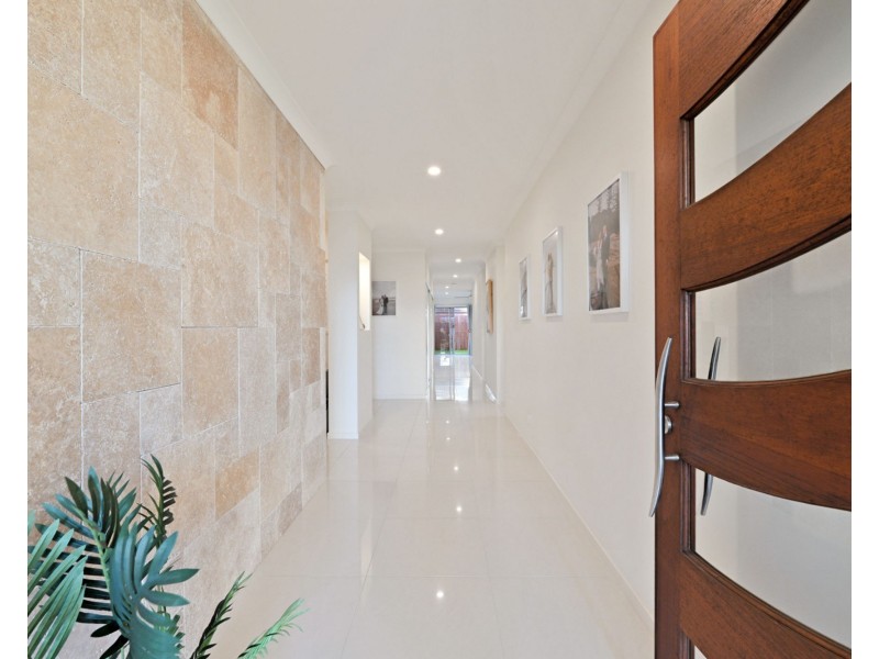 8 Koopa Place, Pelican Waters QLD 4551