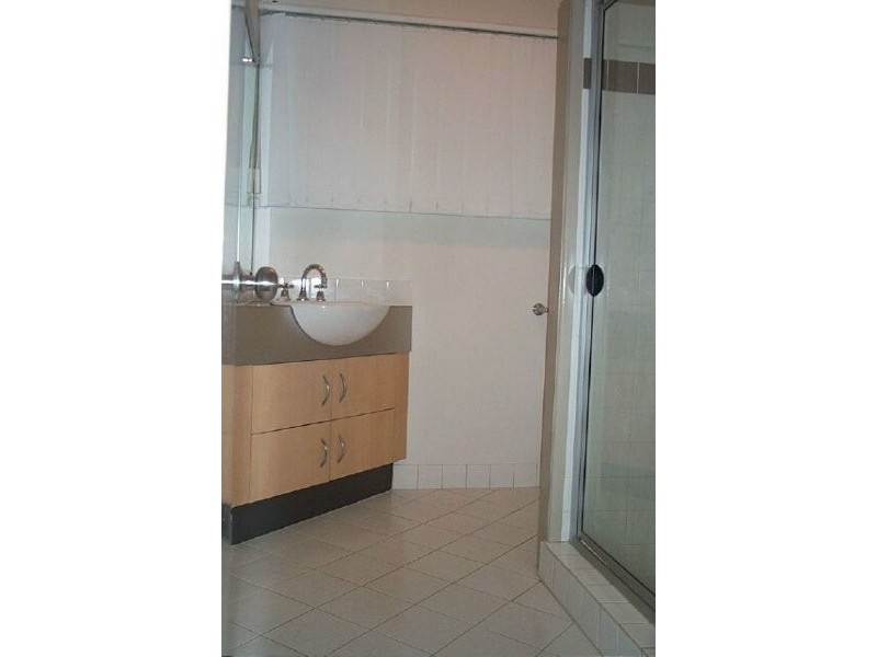 1/25 Young Street, Milton QLD 4064