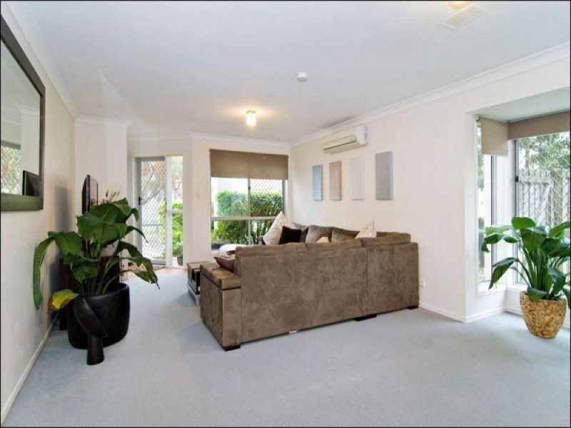 21/11 Glin Ave, Newmarket QLD 4051