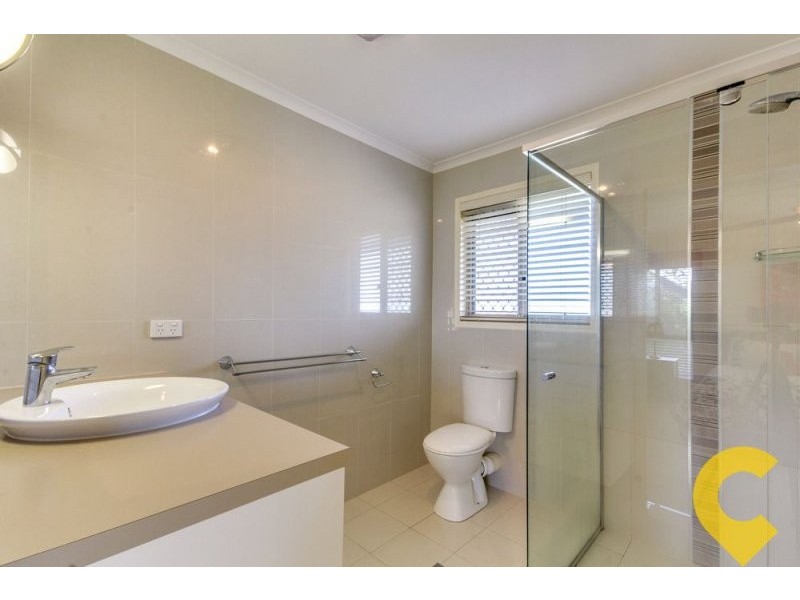 2/247 Springwood Rd, Springwood QLD 4127