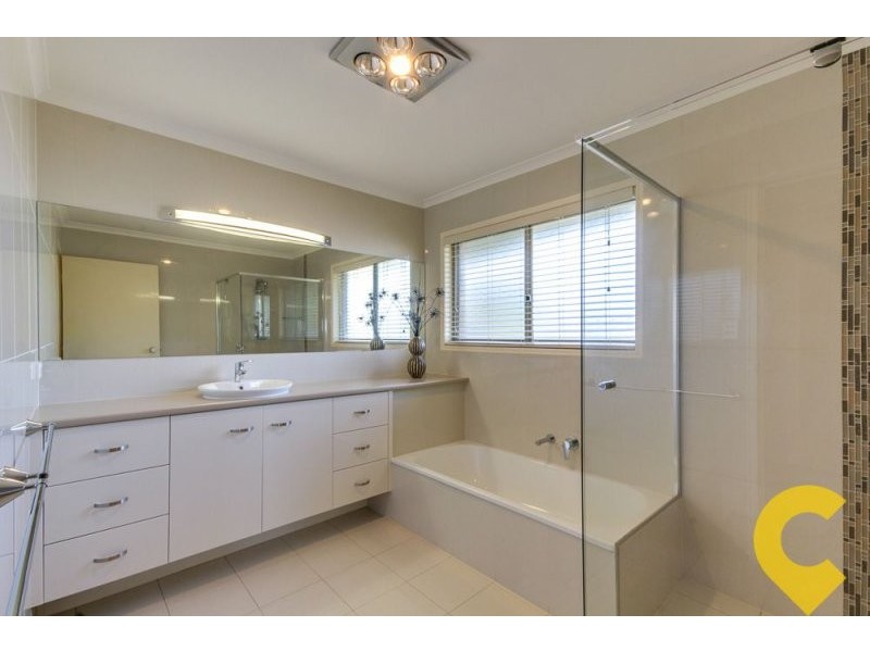 2/247 Springwood Rd, Springwood QLD 4127