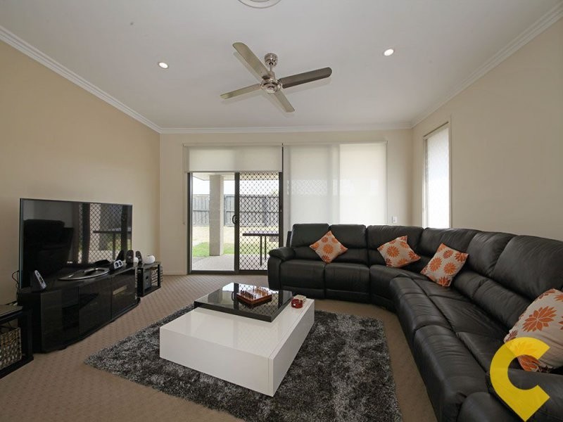 22 Williams Crescent, North Lakes QLD 4509