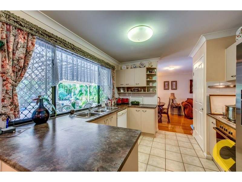 15 Fraser Place, Forest Lake QLD 4078