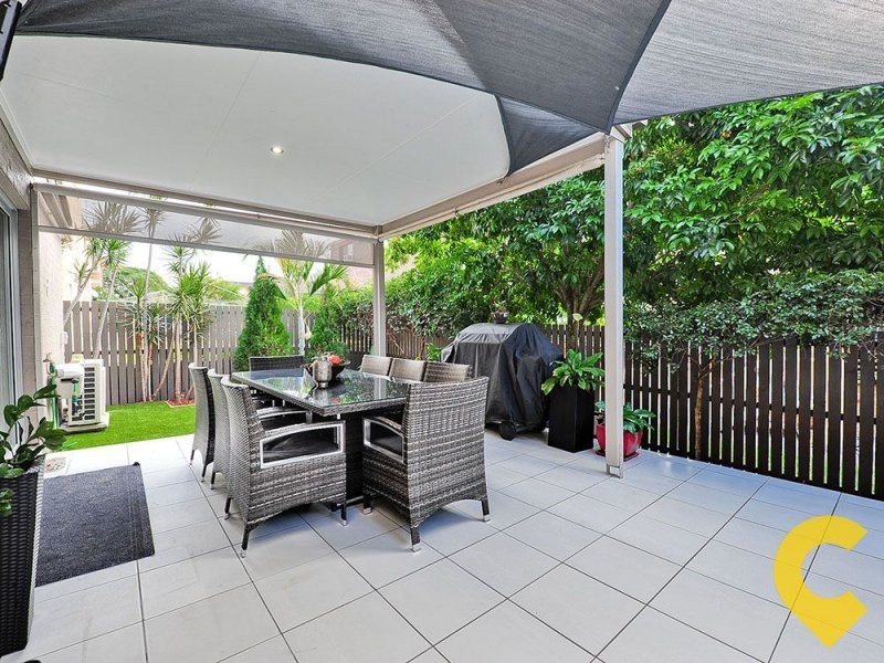 2/64 Kitchener Street, Coorparoo QLD 4151