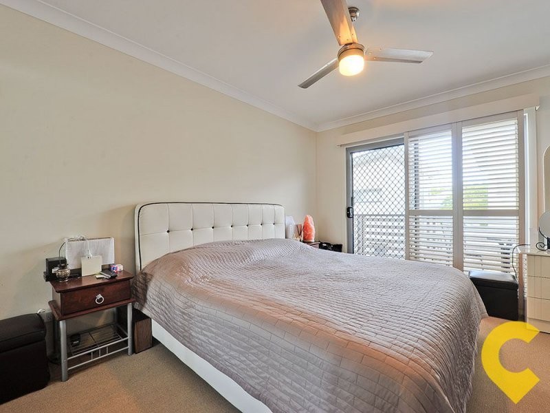 2/64 Kitchener Street, Coorparoo QLD 4151