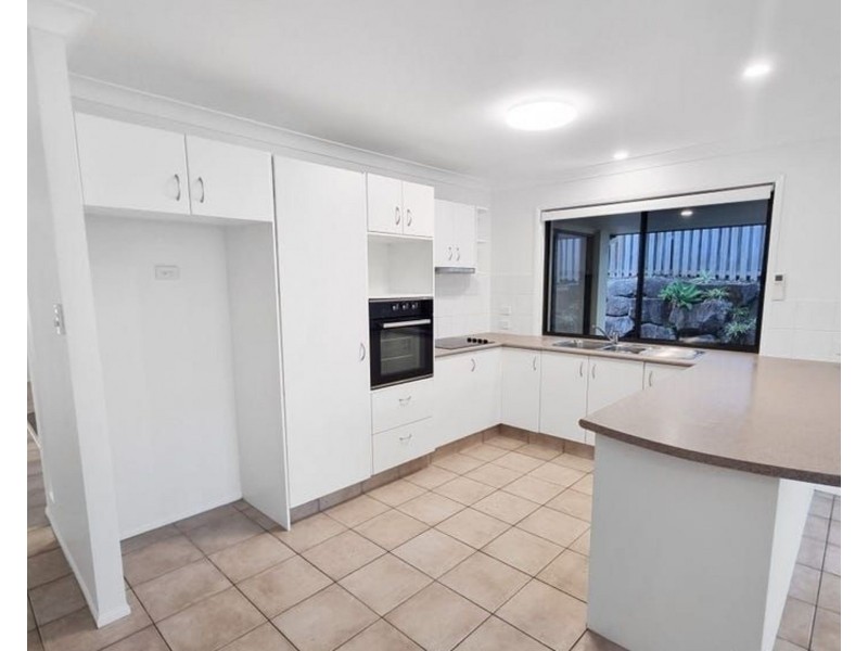 1 Gould Place, Pacific Pines QLD 4211