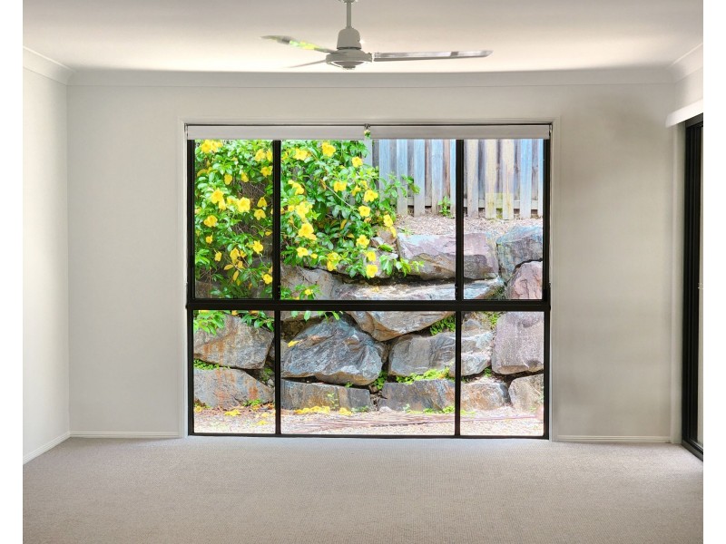 1 Gould Place, Pacific Pines QLD 4211
