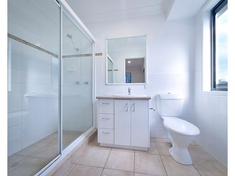 1 Gould Place, Pacific Pines QLD 4211