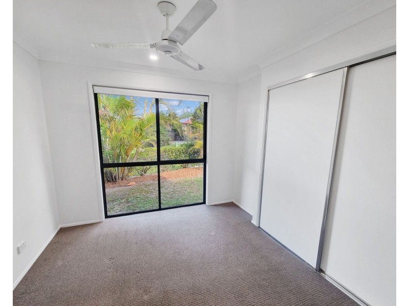 1 Gould Place, Pacific Pines QLD 4211