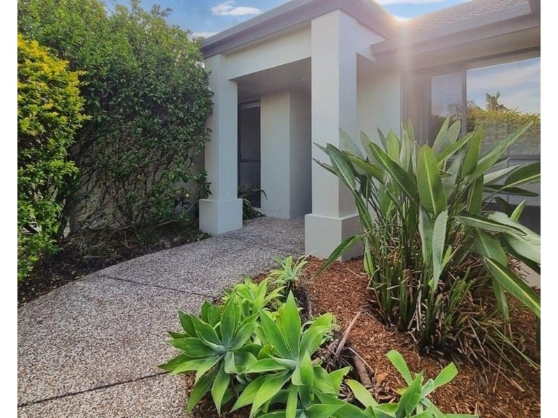 1 Gould Place, Pacific Pines QLD 4211