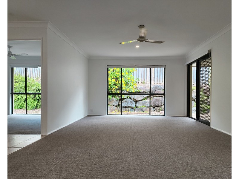 1 Gould Place, Pacific Pines QLD 4211