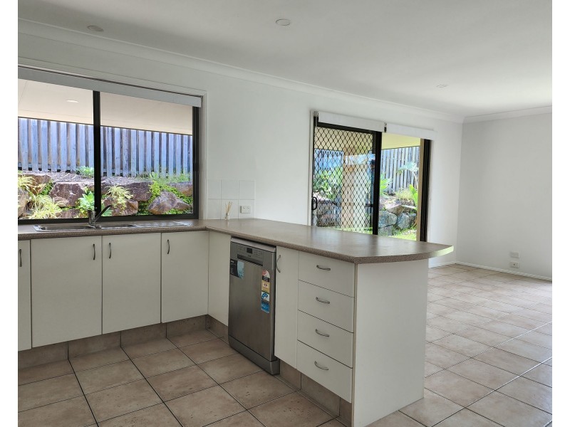 1 Gould Place, Pacific Pines QLD 4211