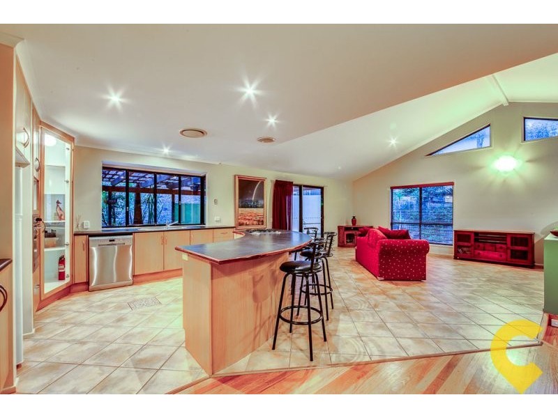 12 Woodfield Court, Ferny Hills QLD 4055