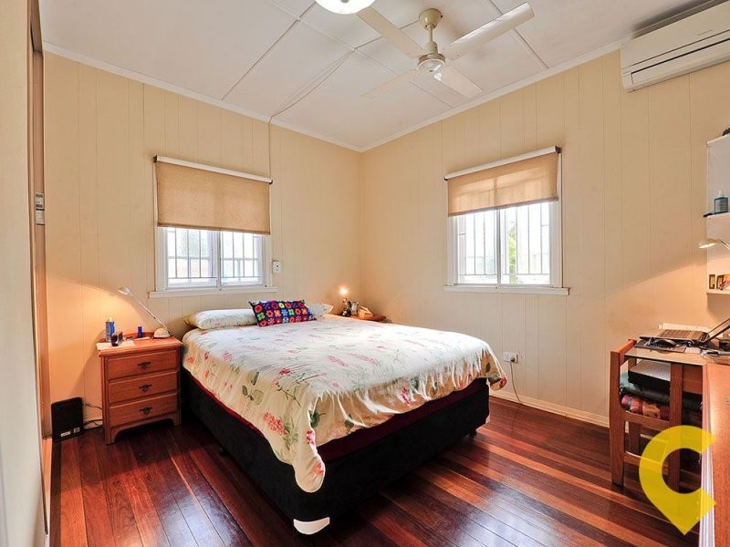 62 Sterculia Avenue, Holland Park West QLD 4121