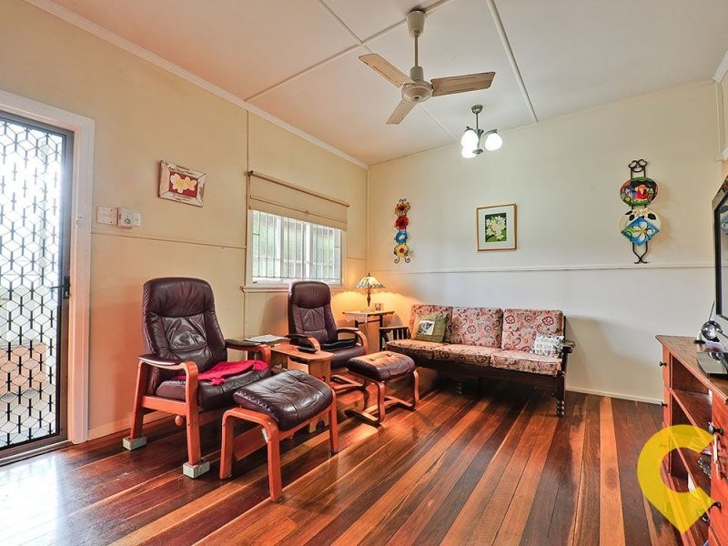 62 Sterculia Avenue, Holland Park West QLD 4121