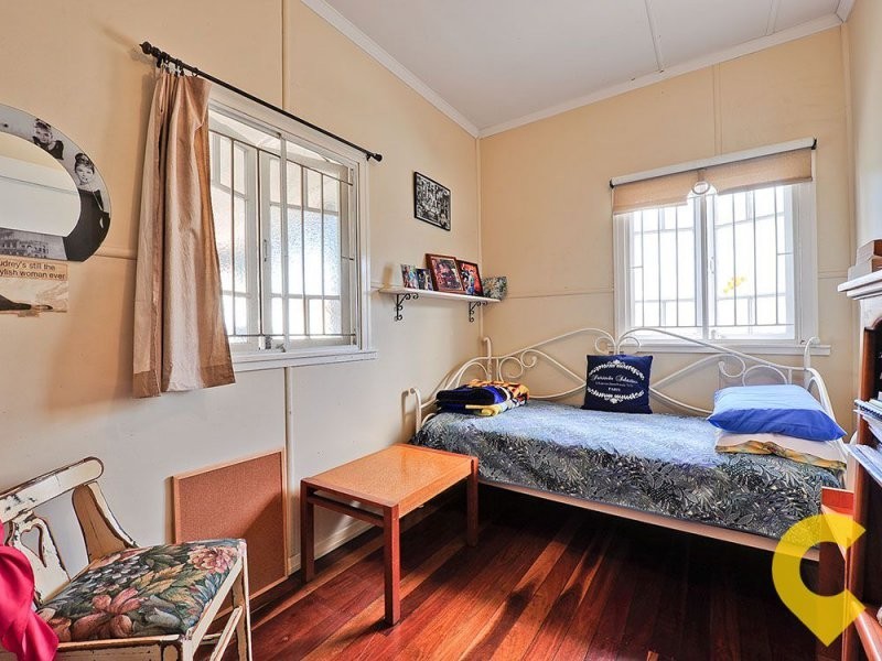 62 Sterculia Avenue, Holland Park West QLD 4121