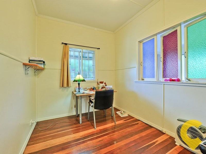 62 Sterculia Avenue, Holland Park West QLD 4121