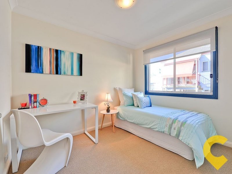 19 Water Street, Red Hill QLD 4059