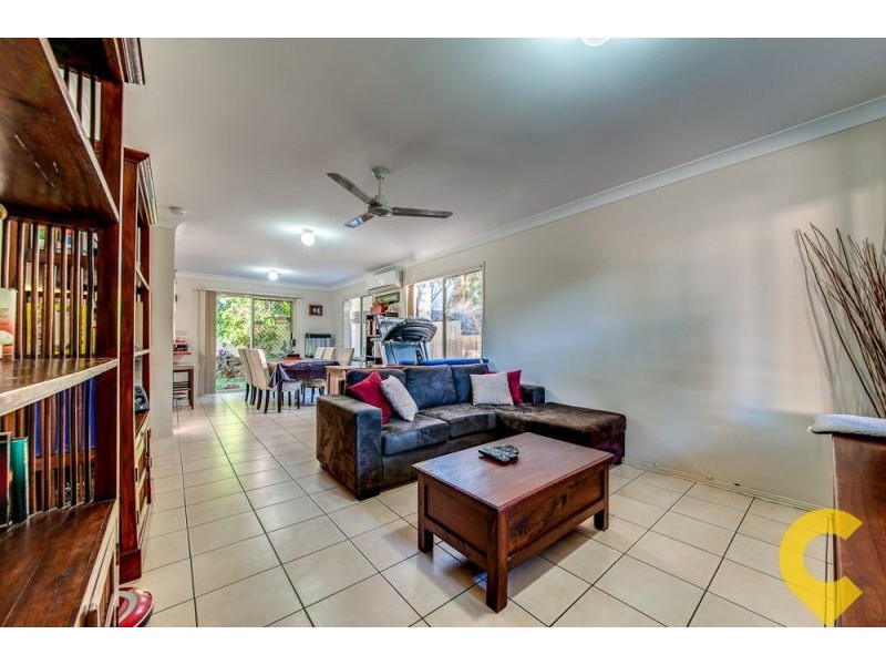 1/7 Glorious Way, Forest Lake QLD 4078