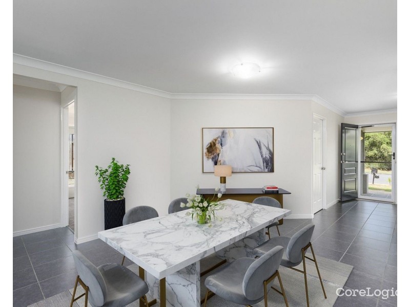 2/85 Victoria Drive, Pacific Pines QLD 4211