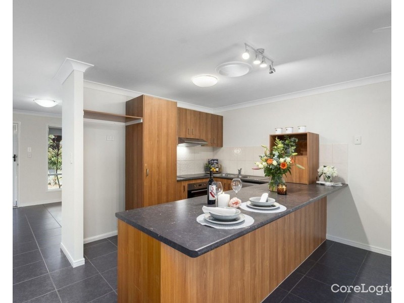 2/85 Victoria Drive, Pacific Pines QLD 4211