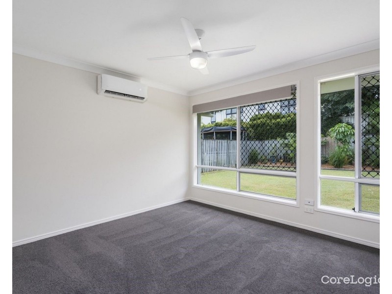 2/85 Victoria Drive, Pacific Pines QLD 4211