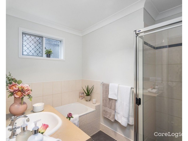 2/85 Victoria Drive, Pacific Pines QLD 4211