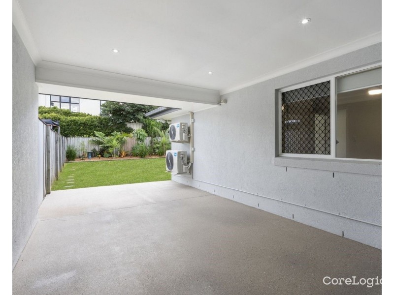 2/85 Victoria Drive, Pacific Pines QLD 4211