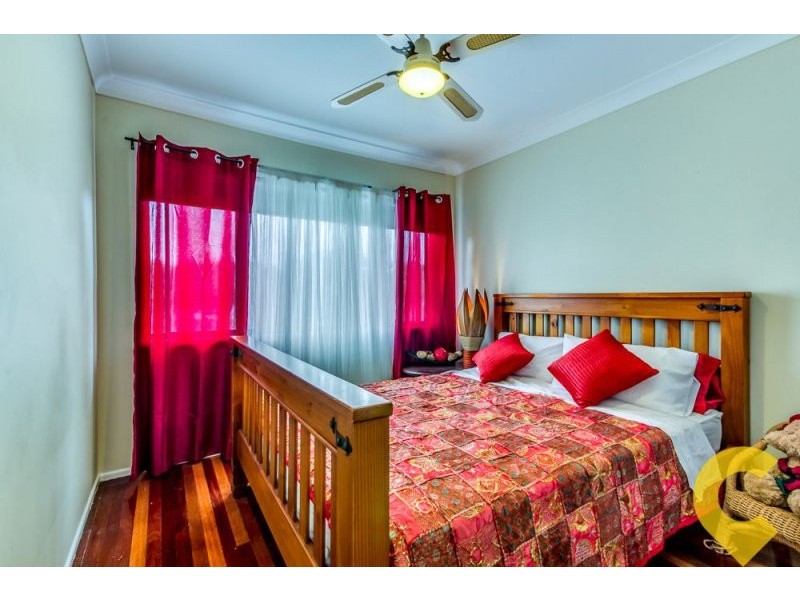 12 Wenlock Crescent, Springwood QLD 4127