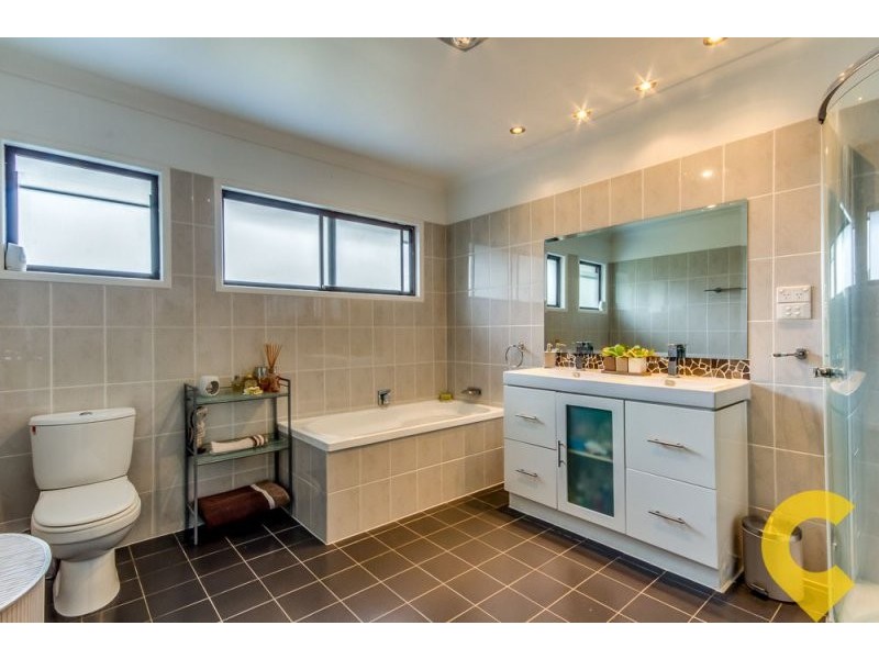 12 Wenlock Crescent, Springwood QLD 4127