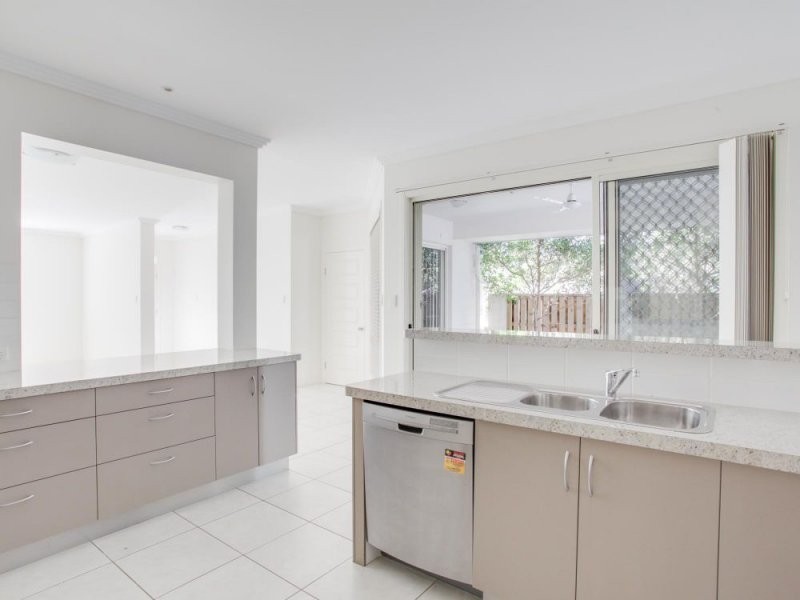 15 Planigale Crescent, North Lakes QLD 4509